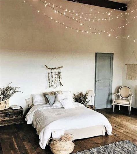 Decorate Your Bedroom with Beautiful Twinkle Lights