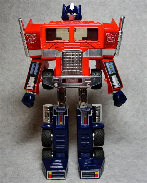 Jamspeed's Toys: Autobot Optimus Prime