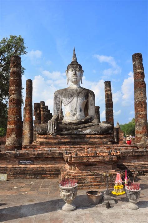 A Tapestry of Pictures: Wat Mahathat - Temple Ruins at Sukhothai, Thailand