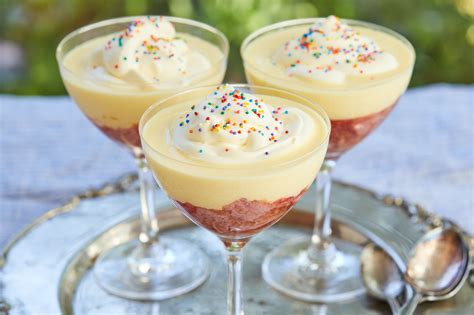 Traditional English Trifle Recipe (Sherry Trifle)