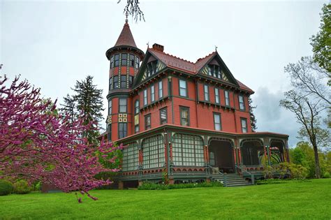 "Fall"ing in Love with Rhinebeck NY. A guide to visiting this historic ...