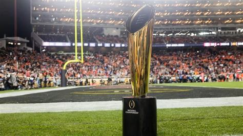 College Football Playoff negotiations move to more at-large teams amid outcry over Big Ten, SEC ...