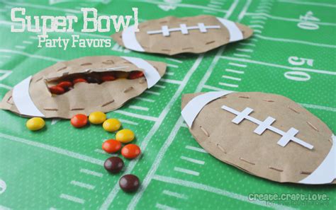 Super Bowl Party Favors that are sure to score a TOUCHDOWN!