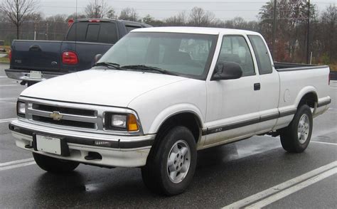 2004 Chevrolet S-10 - Information and photos - MOMENTcar