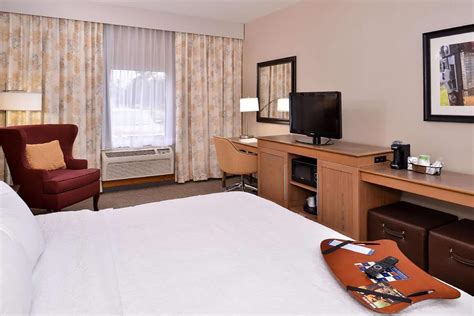 Wingate by Wyndham Steubenville | Steubenville, OH Hotels