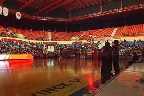 LOOK: Power outage delays NLEX-Meralco game at Ynares Center | ABS-CBN News