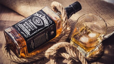 Jack Daniel's Old No. 7 Tennessee Whiskey: The Ultimate Bottle Guide