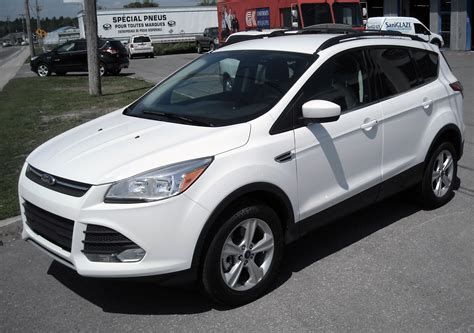 File:2013 Ford Escape SEL FWD dealer.jpg - Wikimedia Commons