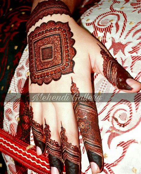 Pin van *AnMoL NaZ* op @..Mehndi designs