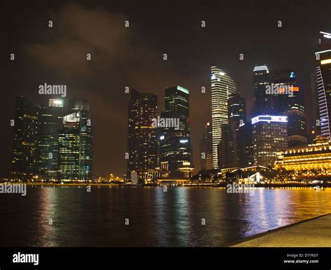 Singapore CBD night view Stock Photo - Alamy