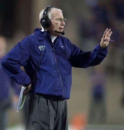 FILE: Kansas State Wildcats head coach Bill Snyder tells his team to ...