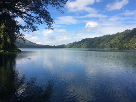 Bedugul Lake, Indonesia [3264x2448] [OC] : EarthPorn