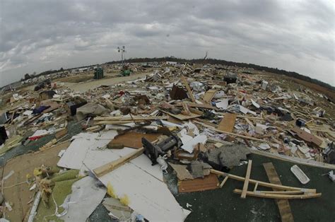 Nov 6th, 2005 - The Evansville Tornado of November 2005 kills 25 in ...