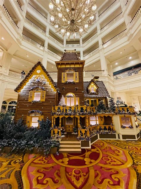 JUST IN: The Gingerbread House at the Grand Floridian is NOW Complete ...