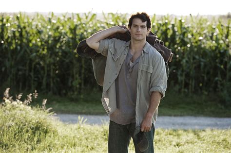 Henry Cavill in Man of Steel - HeyUGuys