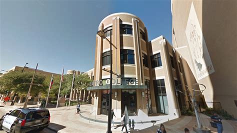 Lockdown lifted at El Centro College in downtown Dallas; fleeing suspects nabbed | wfaa.com