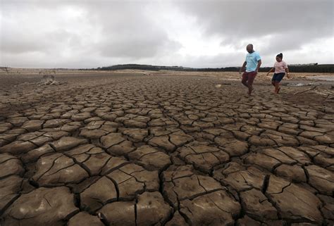 World leaders sound alarm over global water crisis - CBS News