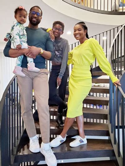 Dwyane Wade Defends Family Photo After Son's Attire Criticized ...