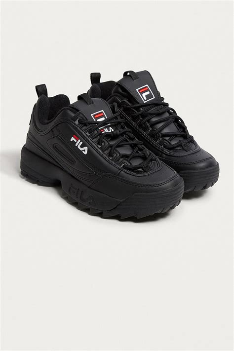 FILA Disruptor II Black Trainers | Urban Outfitters | Schoenen, Zwarte schoenen, Schoenen sneakers