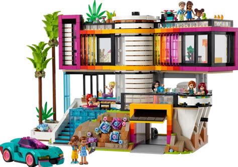 LEGO 42639 Andrea's Modern Mansion | Brickset