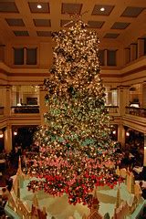 walnut room christmas tree | The centerpiece of the Christma… | Flickr