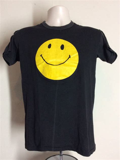 Vtg 60s Early 70s Smiley Face T-shirt Black M/L Russell | Etsy | Smiley face tshirt, Yellow ...