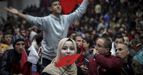 Moroccans celebrate 'historic' World Cup win over Spain | Africanews