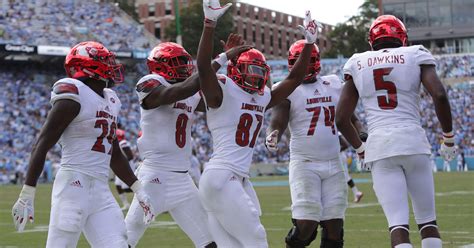 Louisville football team ranked No. 14 in USA TODAY Amway, AP polls