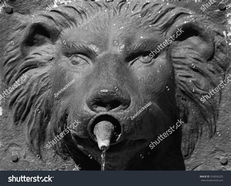 Sculpture Lion Symbol Strength Greatness Stock Photo 224026225 ...