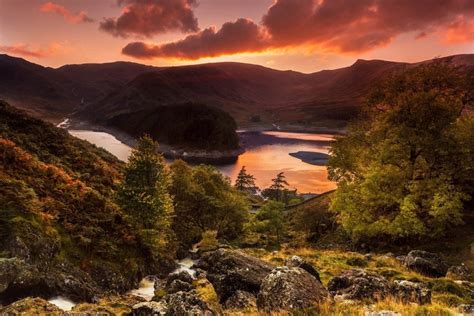 Autumn scenery at Haweswater in the Lake District, Cumbria, England ...