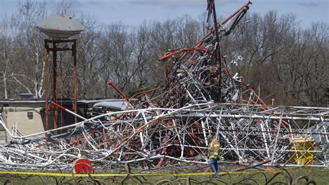 TV tower collapse in Fordland, Mo., leaves 1 dead, officials say