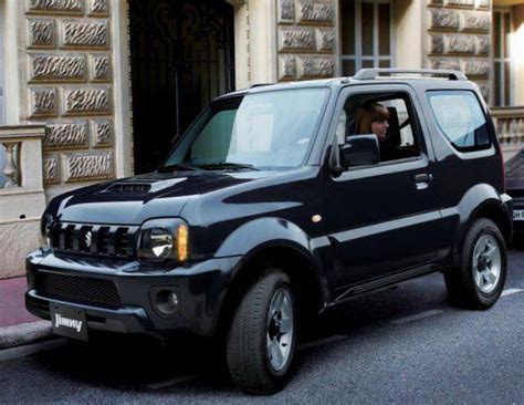 Suzuki Jimny Photos and Specs. Photo: Suzuki Jimny specs and 23 perfect photos of Suzuki Jimny