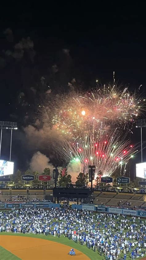 Fireworks night at Dodgers Stadium | Los Angeles Dodgers baseball | Los ...