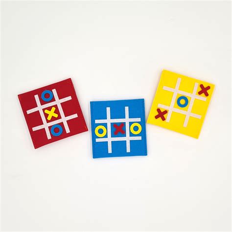 Naughts and Crosses Felt Game - Mrs. Strawberry