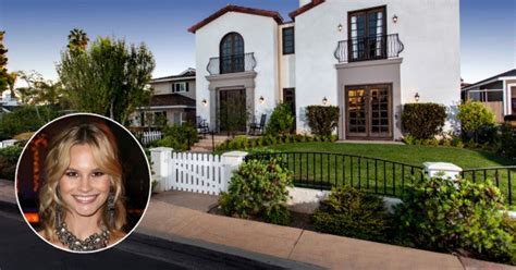 Meghan King Edmonds Sells Her Newport Beach Home For $3 Million!