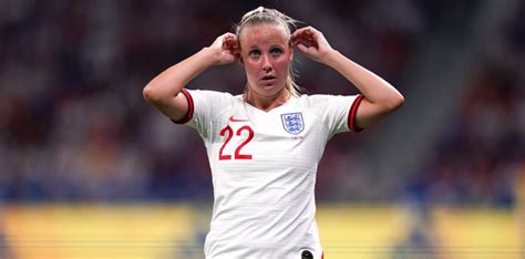 Women's Football Beth Mead: England must keep moving forward | Morning Star