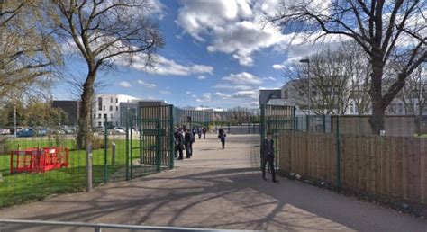 Loxford Muslim students 'forced to pray in car park during Ramadan' | Metro News