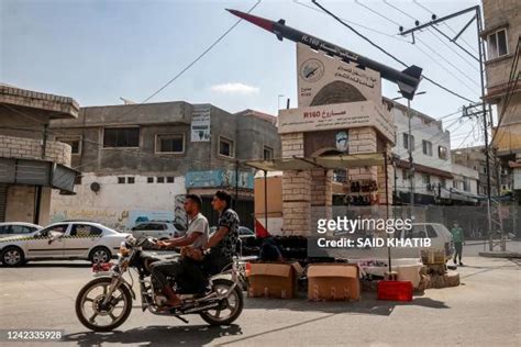 Hamas Rocket Photos and Premium High Res Pictures - Getty Images