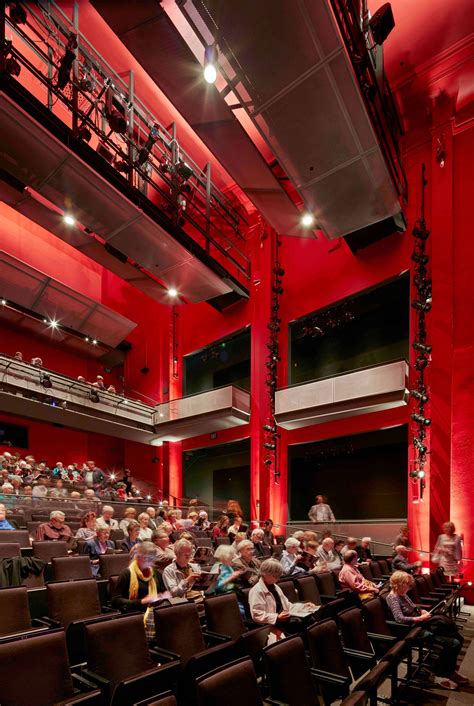 San Francisco's revitalized Strand Theater wins design award (Video) | Stark Insider