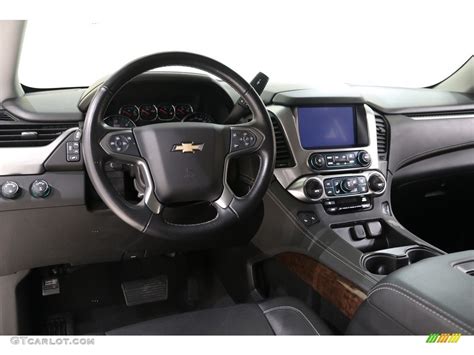 2019 Chevrolet Suburban LT 4WD Dashboard Photos | GTCarLot.com