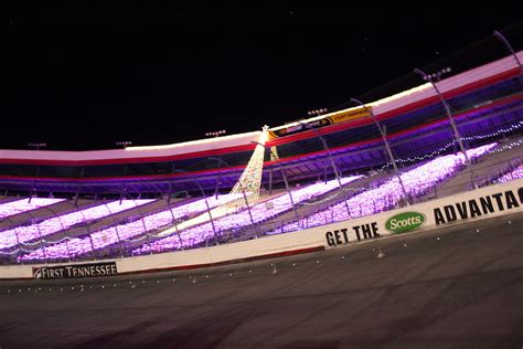 37 epic photos of Speedway in Lights at the Bristol Motor Speedway ...