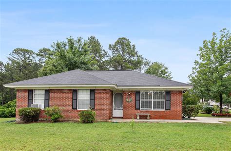 NEW ON THE MARKET ~ Cute One Story Brick and Vinyl Cottage Home! - Melanie Kramer Realtor