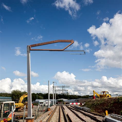 Moxon and Mott MacDonald unveil prototype for Overhead Line Structure | Construction UK Magazine