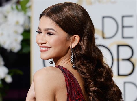 7 Beauty Lessons We've Learned From Zendaya's Eyebrows | E! News