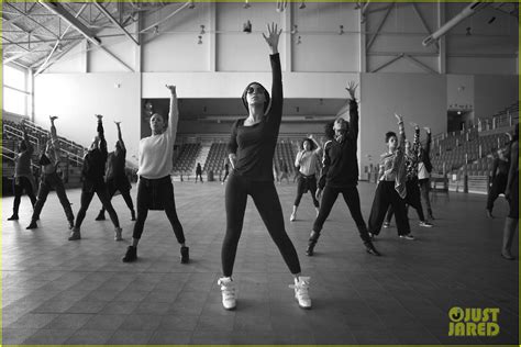 Beyonce's Super Bowl Halftime Show Rehearsal - Pics & Video!: Photo ...