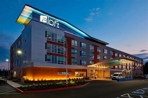 ALOFT CLEVELAND AIRPORT $80 ($̶1̶0̶0̶) - Updated 2021 Prices & Hotel ...