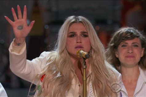 Kesha Performs “Praying” at the Grammys in Support of #MeToo - The Ringer