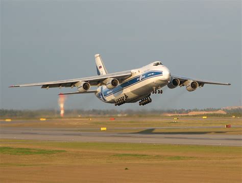 File:Antonov An-124 EFHK.jpg - Wikimedia Commons