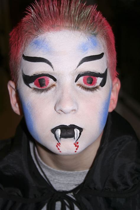 Vampire baby make-up Creepy Makeup, Halloween Makeup Scary, Face Painting Halloween, Halloween ...