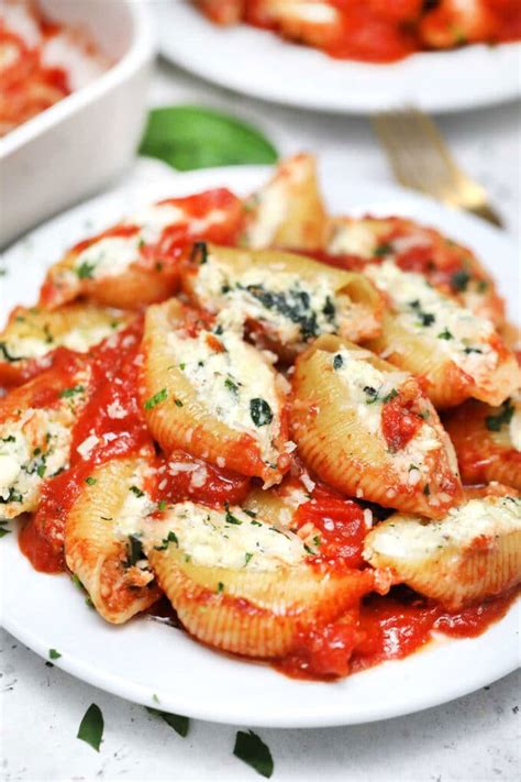 Spinach Ricotta Stuffed Shells [Video] - Sweet and Savory Meals